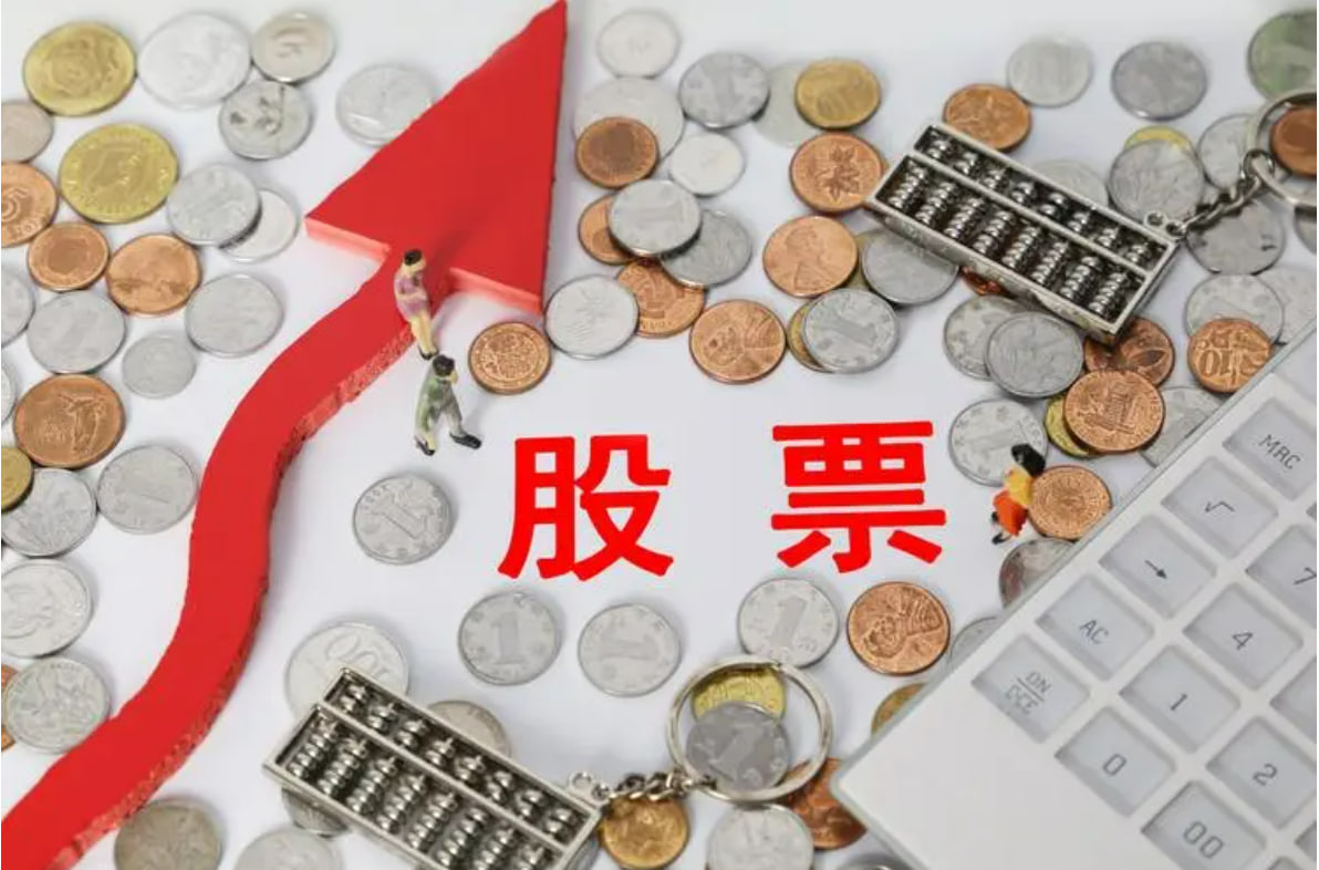 正规炒股配资杠杆平台 沪指下跌5.3% 两市半日成交近2万亿 华为欧拉概念逆势走强